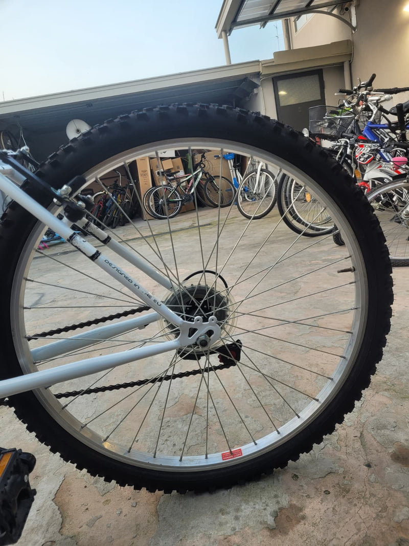 Carica immagine in Galleria Viewer, KAYOBA BREAKER MTB HARDTAIL ENTRY-LEVEL 26" IN ACCIAIO 21V TAGLIA M BIANCO-ARGENTO USATO-REVISIONATO IN CONTO-VENDITA