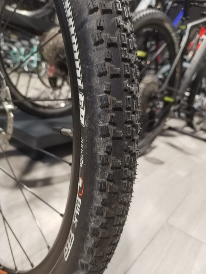 Carica immagine in Galleria Viewer, KTM MTB MYROON MASTER CARBON NERO-ARANCIO TAGLIA 43 USATO IN CONTO VENDITA