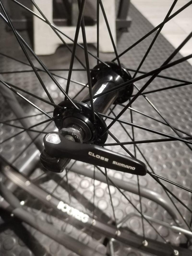 Carica immagine in Galleria Viewer, CINELLI BOOTLEG CERCHIO ANTERIORE 28" ALLUMINIO RIM-BRAKE QUICK RELEASE NERO

