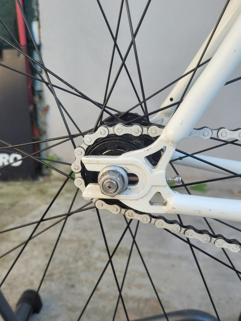 Carica immagine in Galleria Viewer, BONVELO FIXIE BIKE IN ALLUMINIO BIANCO TAGLIA 50 USATO IN CONTO-VENDITA
