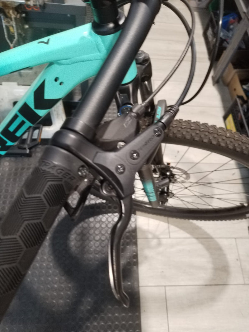 Carica immagine in Galleria Viewer, TREK MARLIN 7 2023 TAGLIA M USATO IN CONTO-VENDITA
