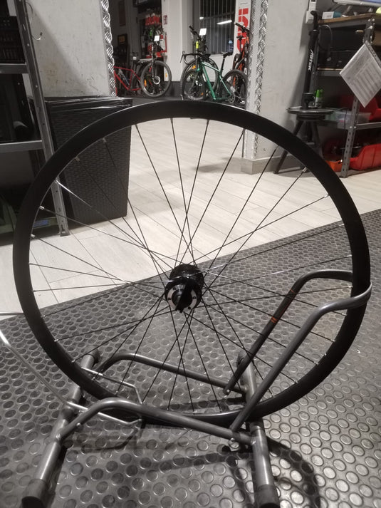 MARIN CERCHIO ANT. ROAD/GRAVEL 700X19C DISK 6 FORI QUICK RELEASE NERO USATO-REVISIONATO