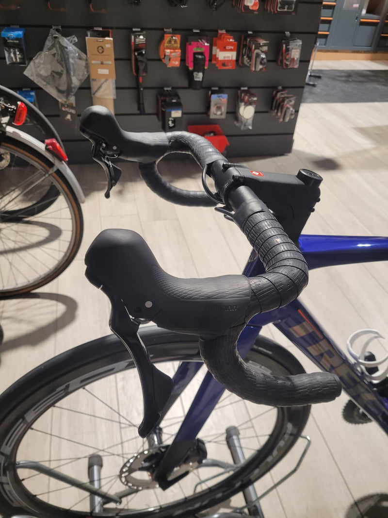 Carica immagine in Galleria Viewer, TREK MADONE SL 5 GEN 8 taglia M/L BIKEFORWIN EDITION PROMO
