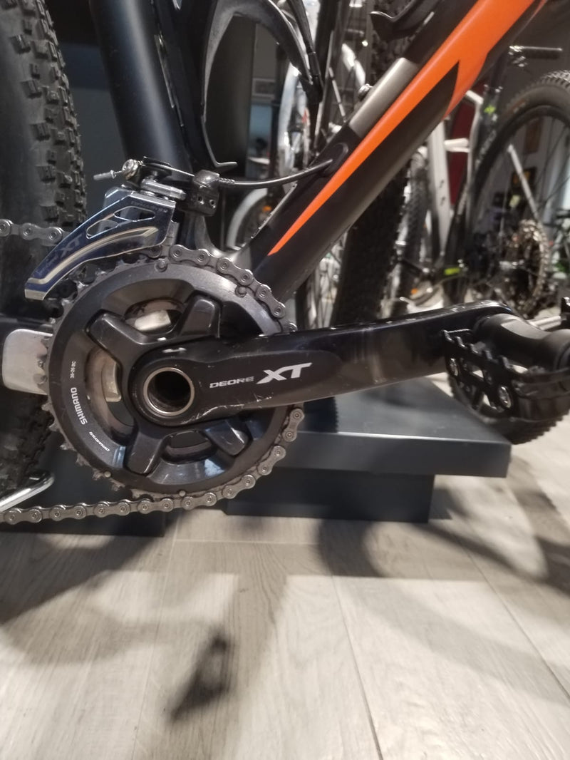 Carica immagine in Galleria Viewer, KTM MTB MYROON MASTER CARBON NERO-ARANCIO TAGLIA 43  USATO IN CONTO VENDITA

