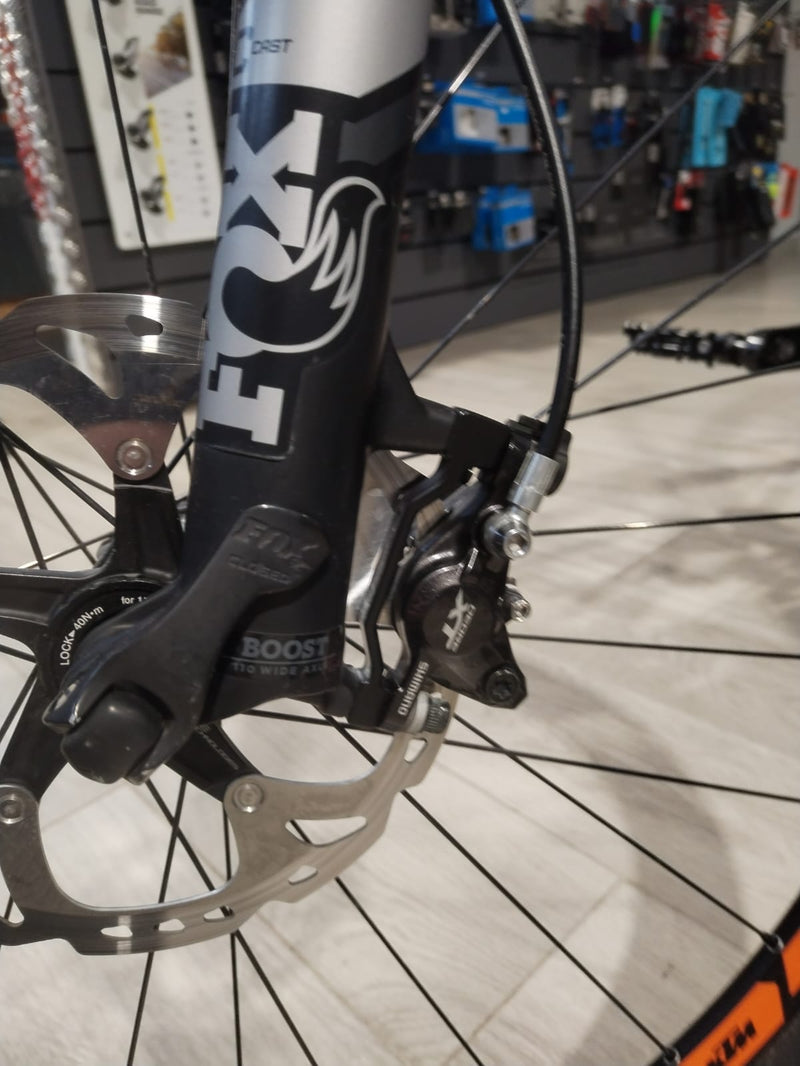 Carica immagine in Galleria Viewer, KTM MTB MYROON MASTER CARBON NERO-ARANCIO TAGLIA 43  USATO IN CONTO VENDITA
