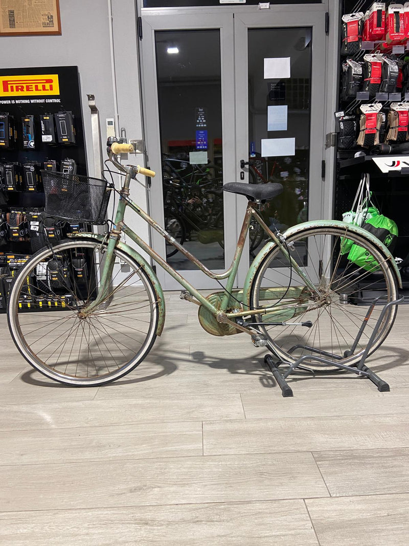 Carica immagine in Galleria Viewer, BICI DONNA OLANDA ACCIAIO DOPPIO TUBO VERDE PASTELLO 1 V TAGLIA M USATO-REVISIONATO
