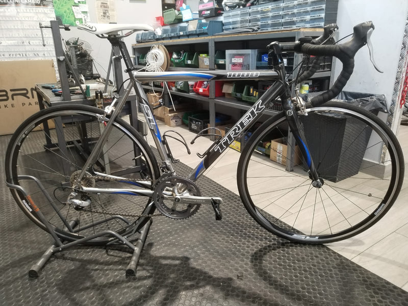 Carica immagine in Galleria Viewer, TREK SL 1000 BICI DA STRADA TG 56 CM GRIGIO-NERO-BLU USATO-REVISIONATO
